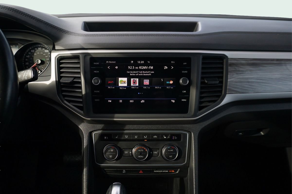 Used 2020 Volkswagen Atlas Cross Sport SE w/ Towing Package image 26