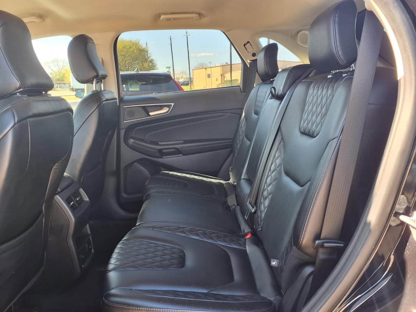 Used 2024 Ford Edge Titanium image 18