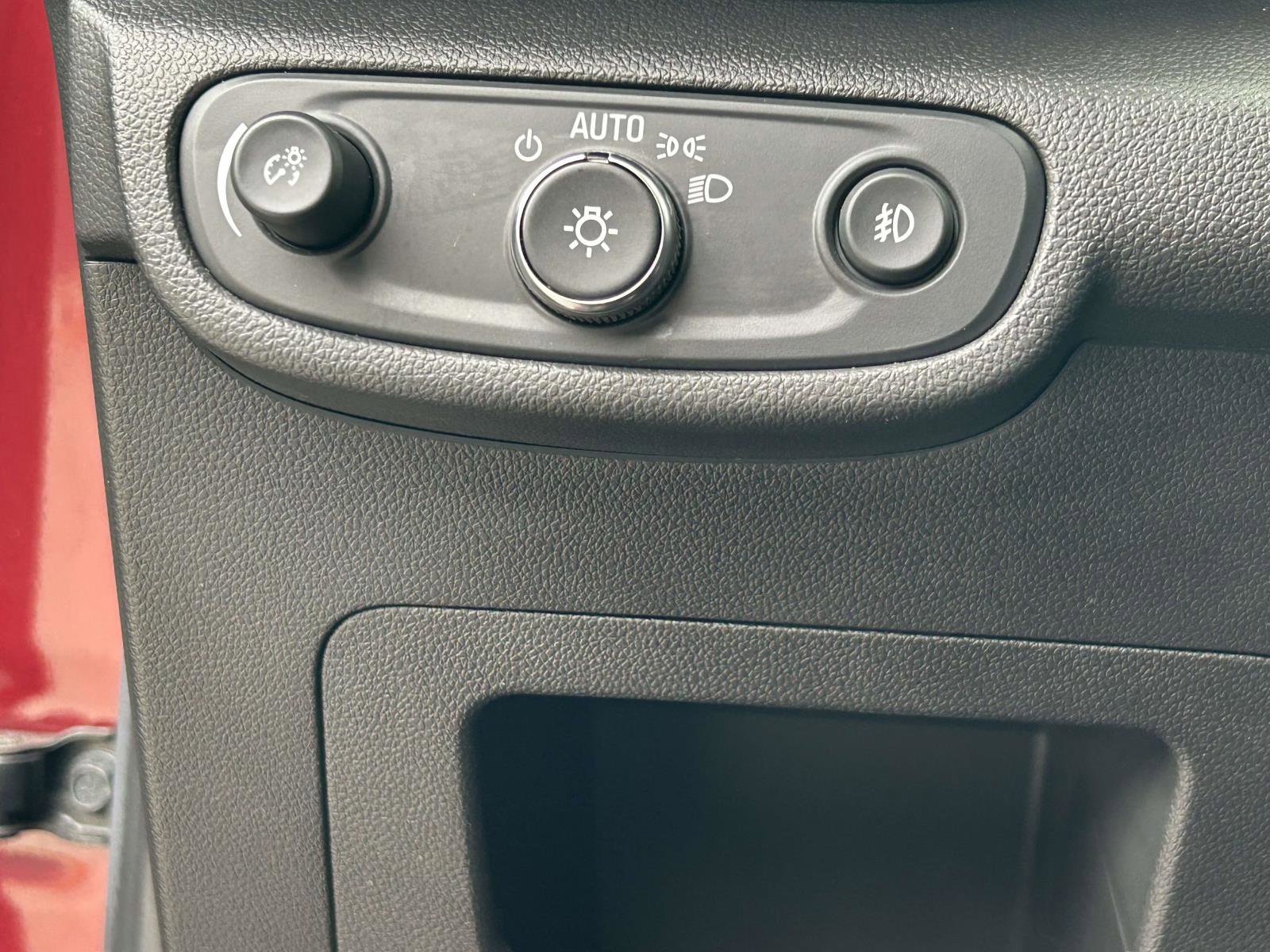 Used 2022 Chevrolet TrailBlazer RS w/ Sun and Liftgate Package image 21