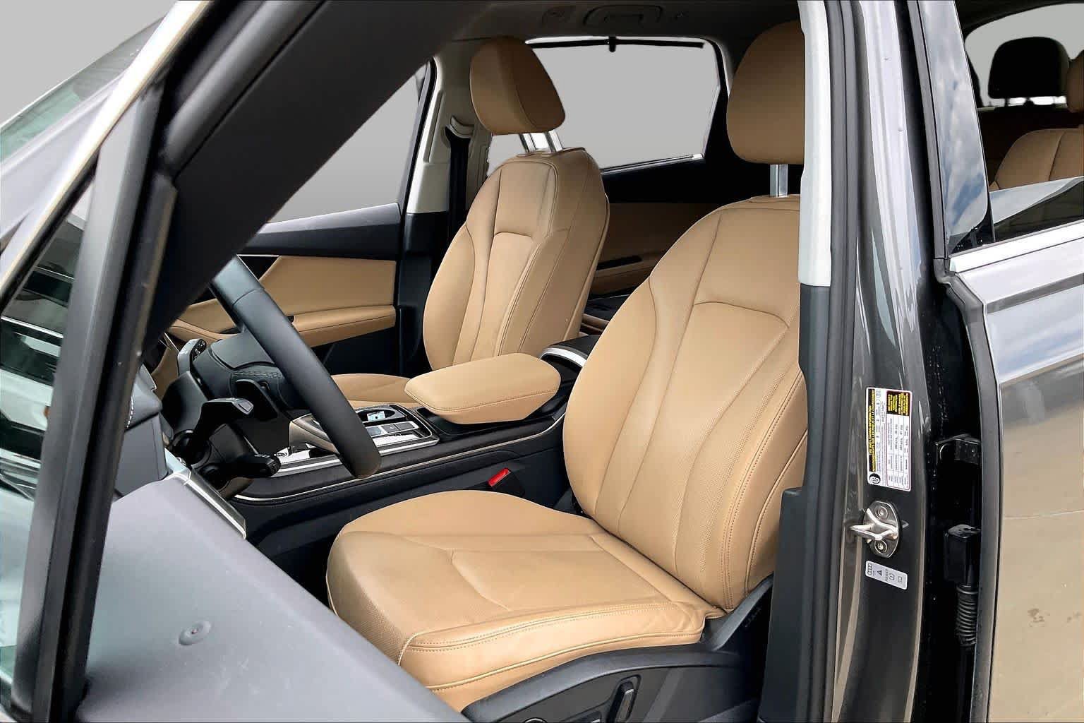 Used 2023 Audi Q7 2.0T Premium Plus w/ Premium Plus Package AWD/4WD image 8