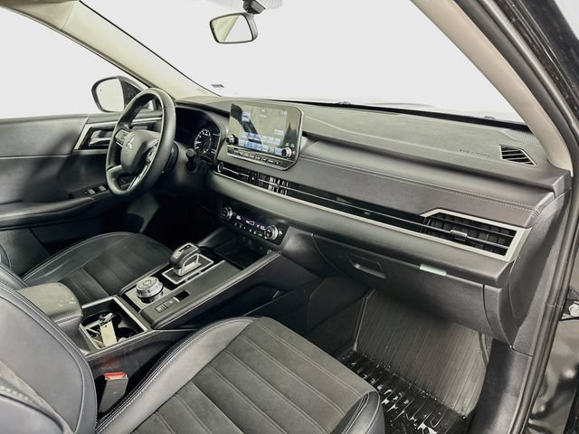 Used 2024 Mitsubishi Outlander SE AWD/4WD image 30