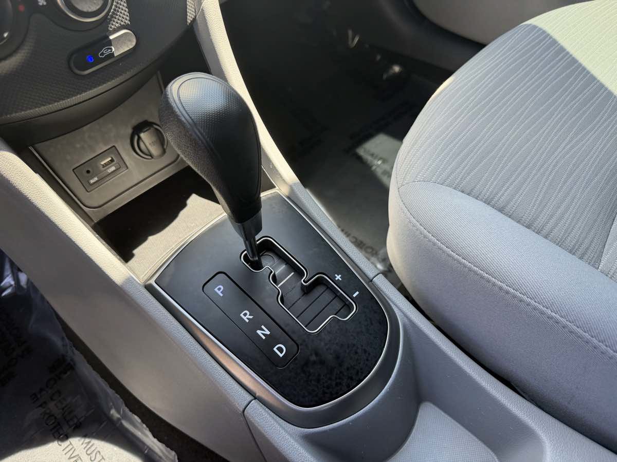 Used 2017 Hyundai Accent SE FWD image 19