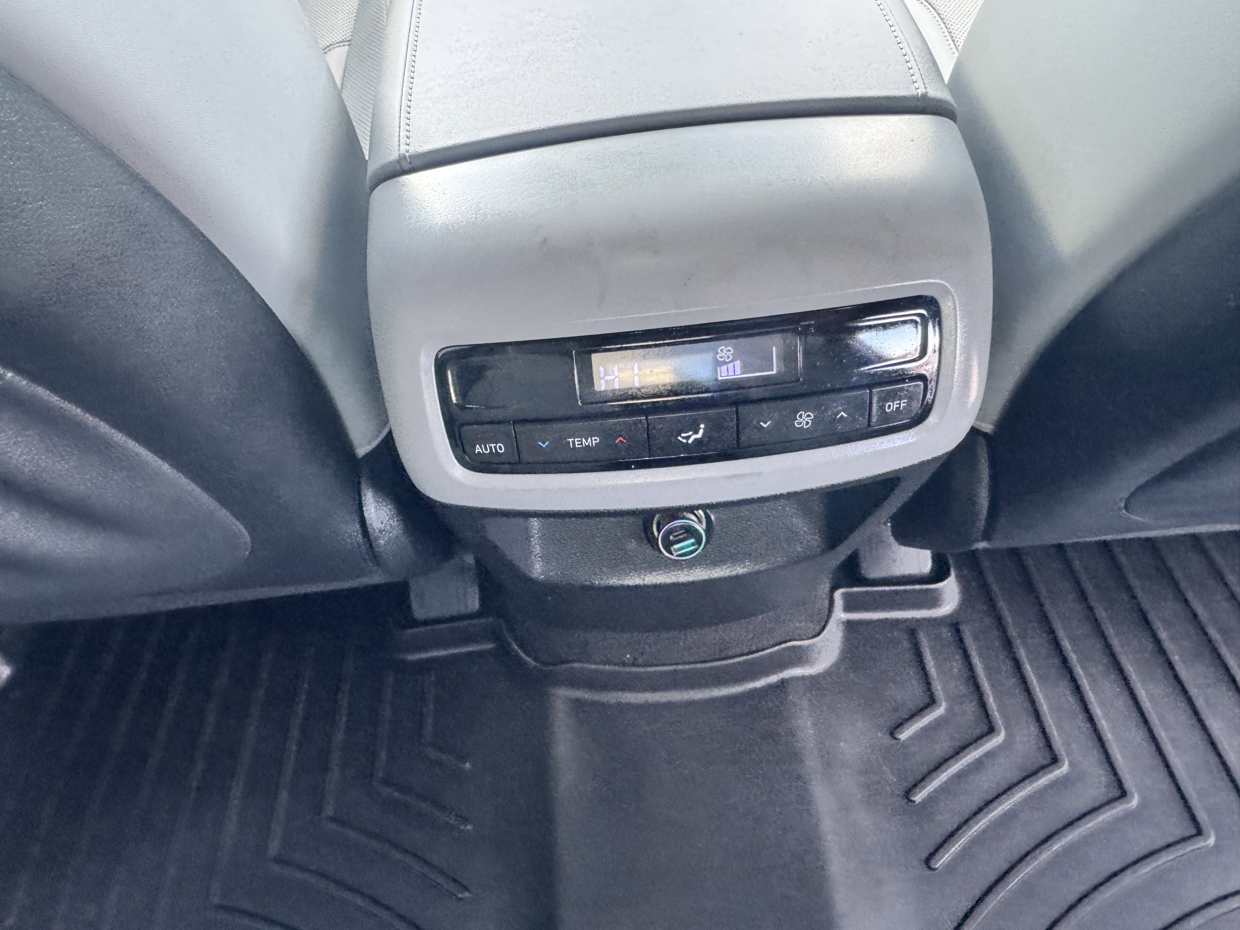 Used 2023 Hyundai Palisade SEL image 15