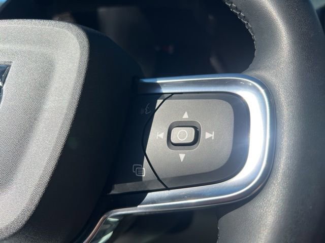 Certified 2023 Volvo XC40 B5 Plus w/ Protection Package Premier image 33