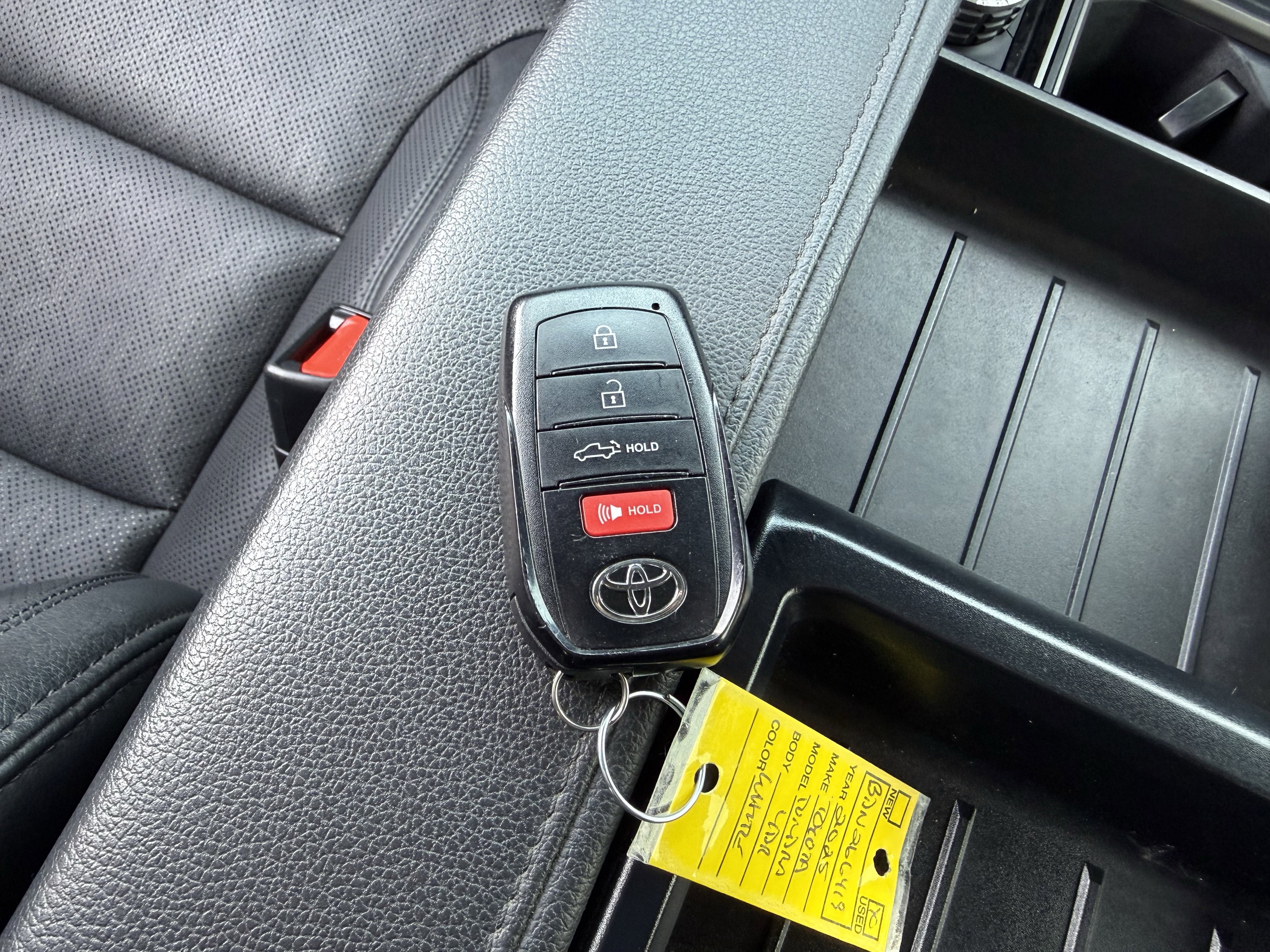 Used 2025 Toyota Tundra Limited image 39