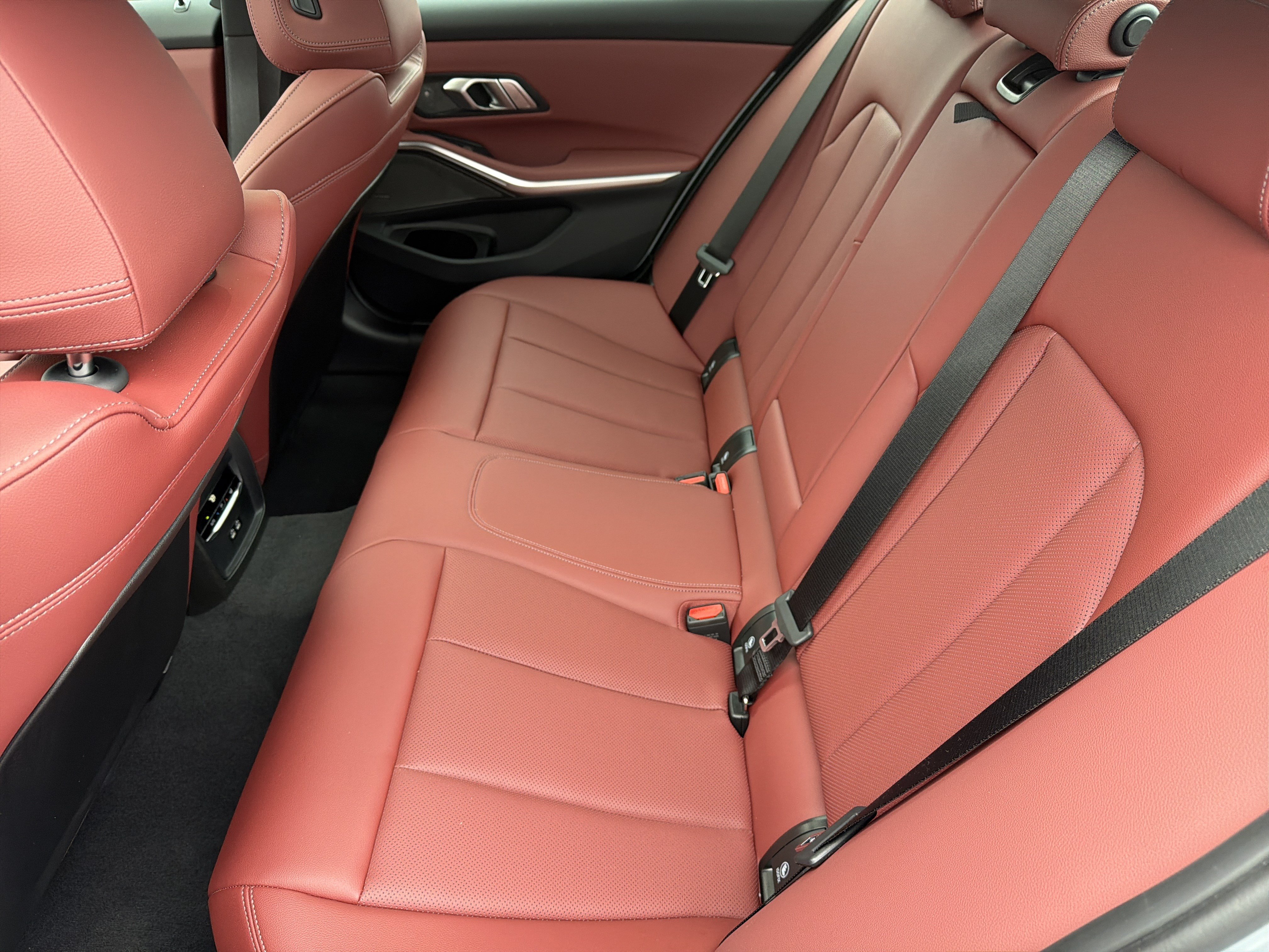 New 2026 BMW 330i Sedan w/ M Sport Package RWD image 22