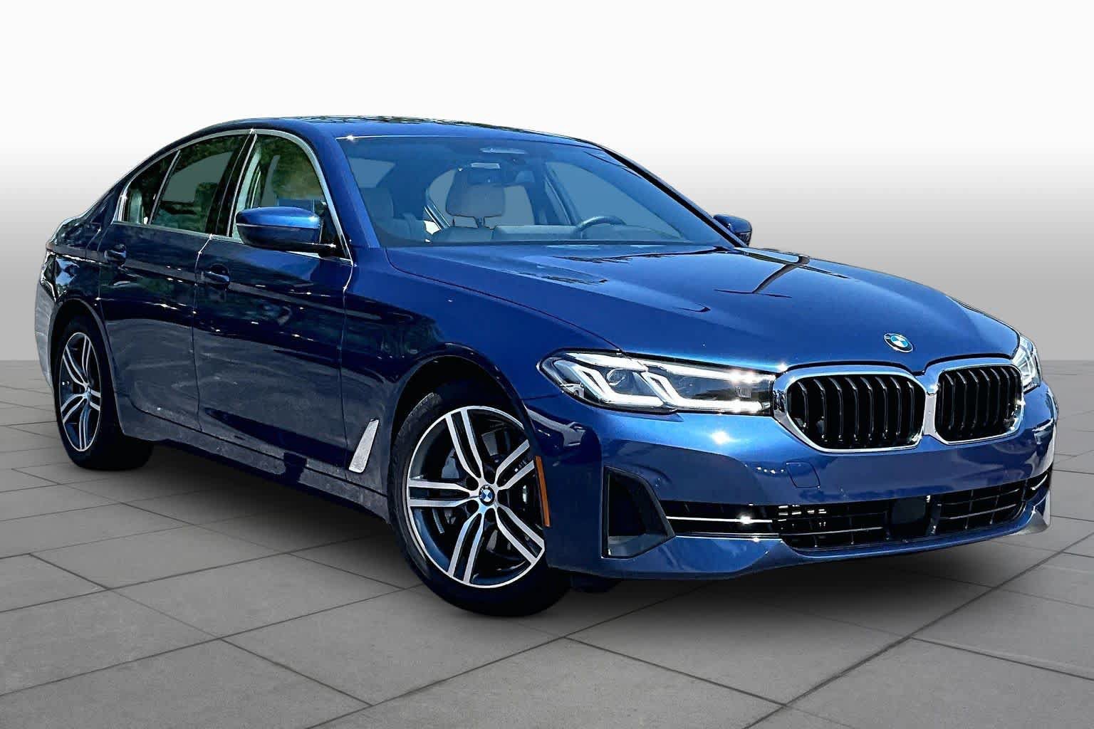 Used 2023 BMW 530i w/ Premium Package RWD image 3