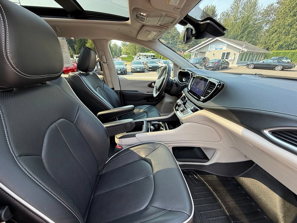 Used 2021 Chrysler Pacifica Limited w/ Premium & Safety Sphere Group FWD image 21