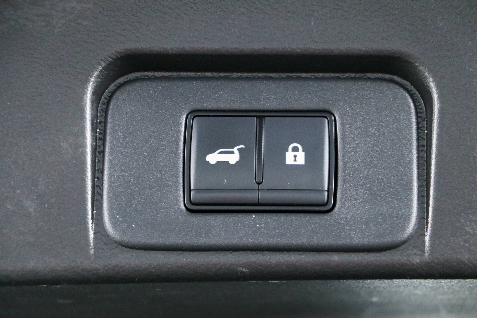 Used 2024 Nissan Rogue SV AWD/4WD image 29