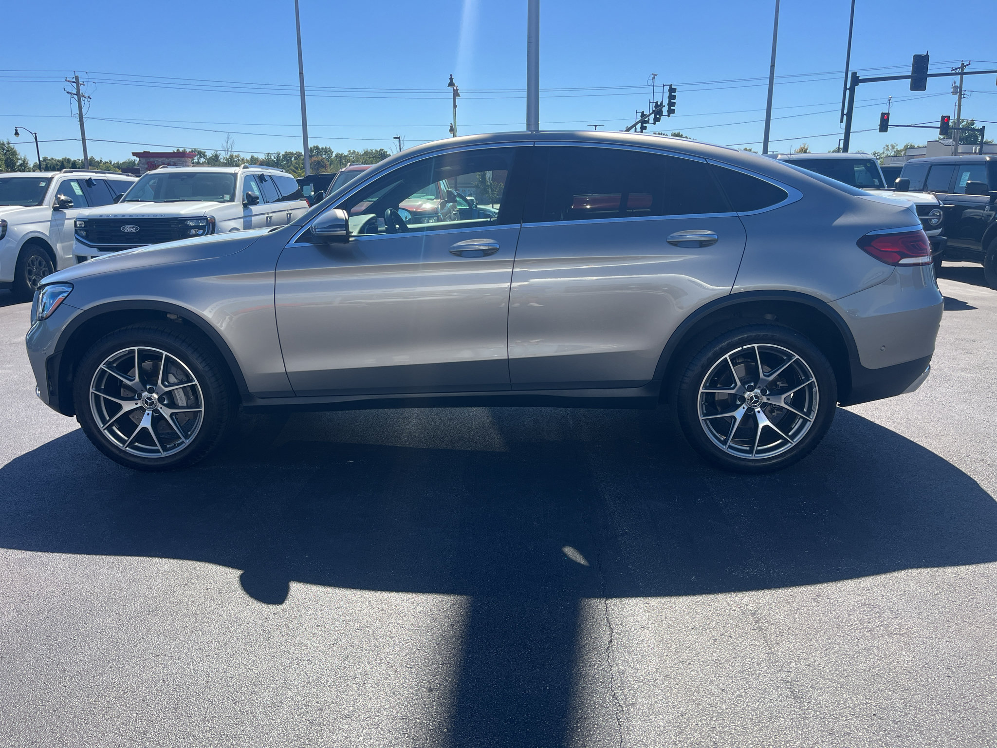 Used 2020 Mercedes-Benz GLC 300 4MATIC Coupe image 4