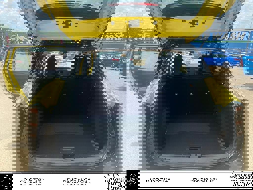 New 2025 Nissan Kicks SR image 8