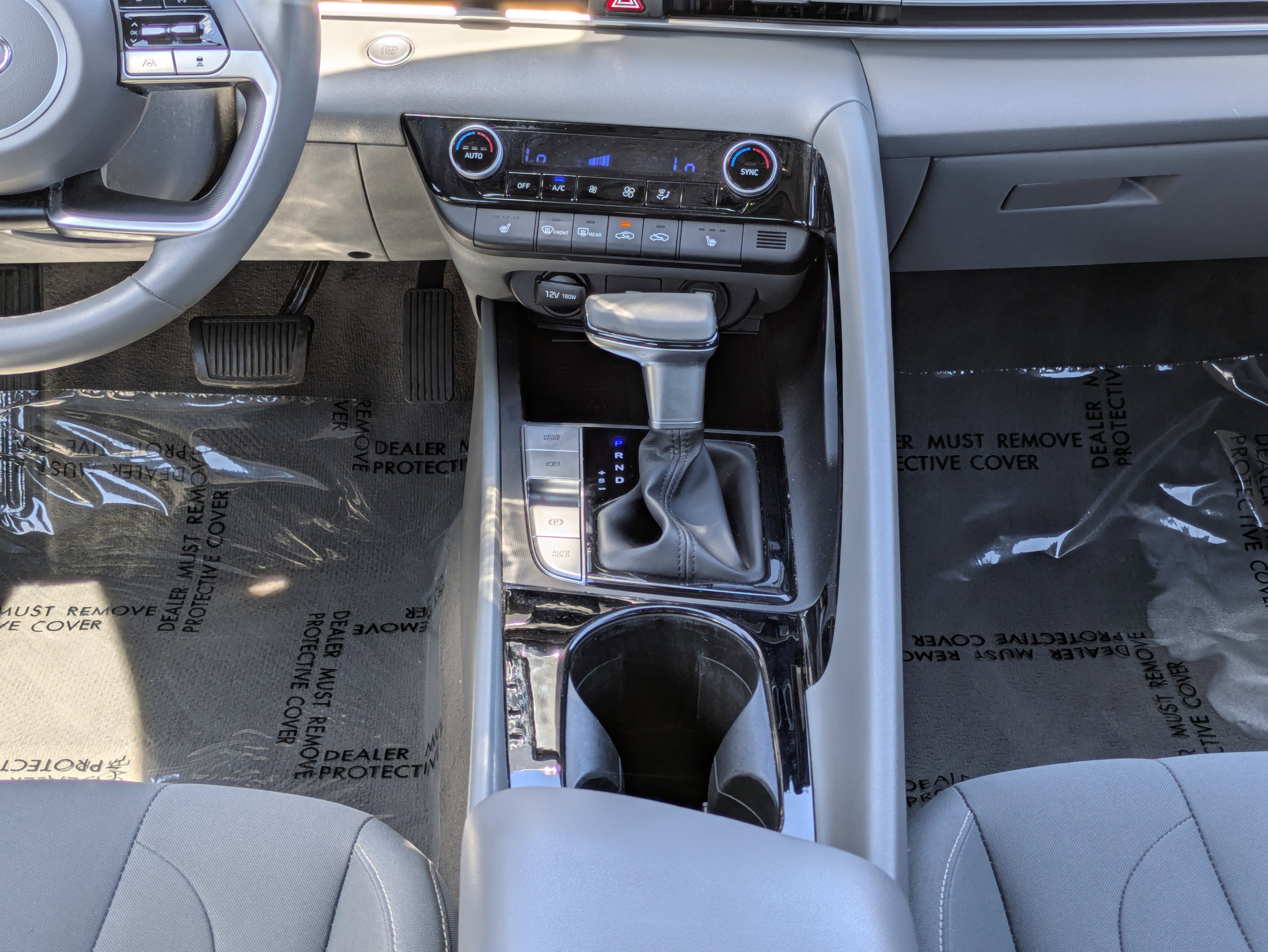Used 2022 Hyundai Elantra SEL w/ Convenience + Premium Package image 17