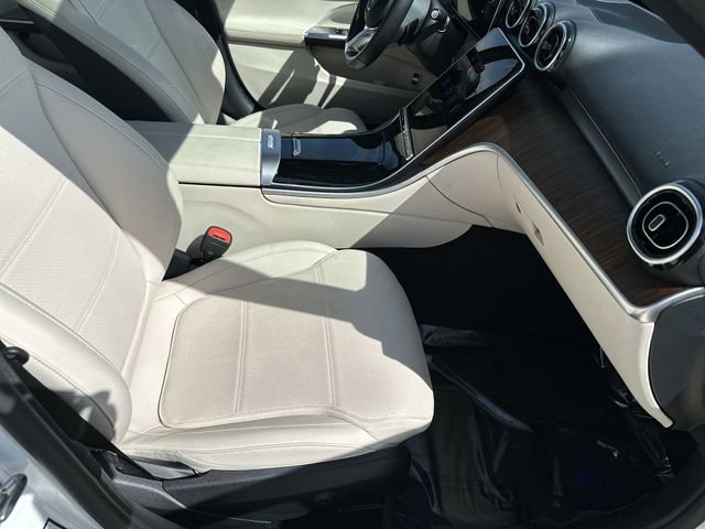 Used 2025 Mercedes-Benz C 300 4MATIC Sedan image 27