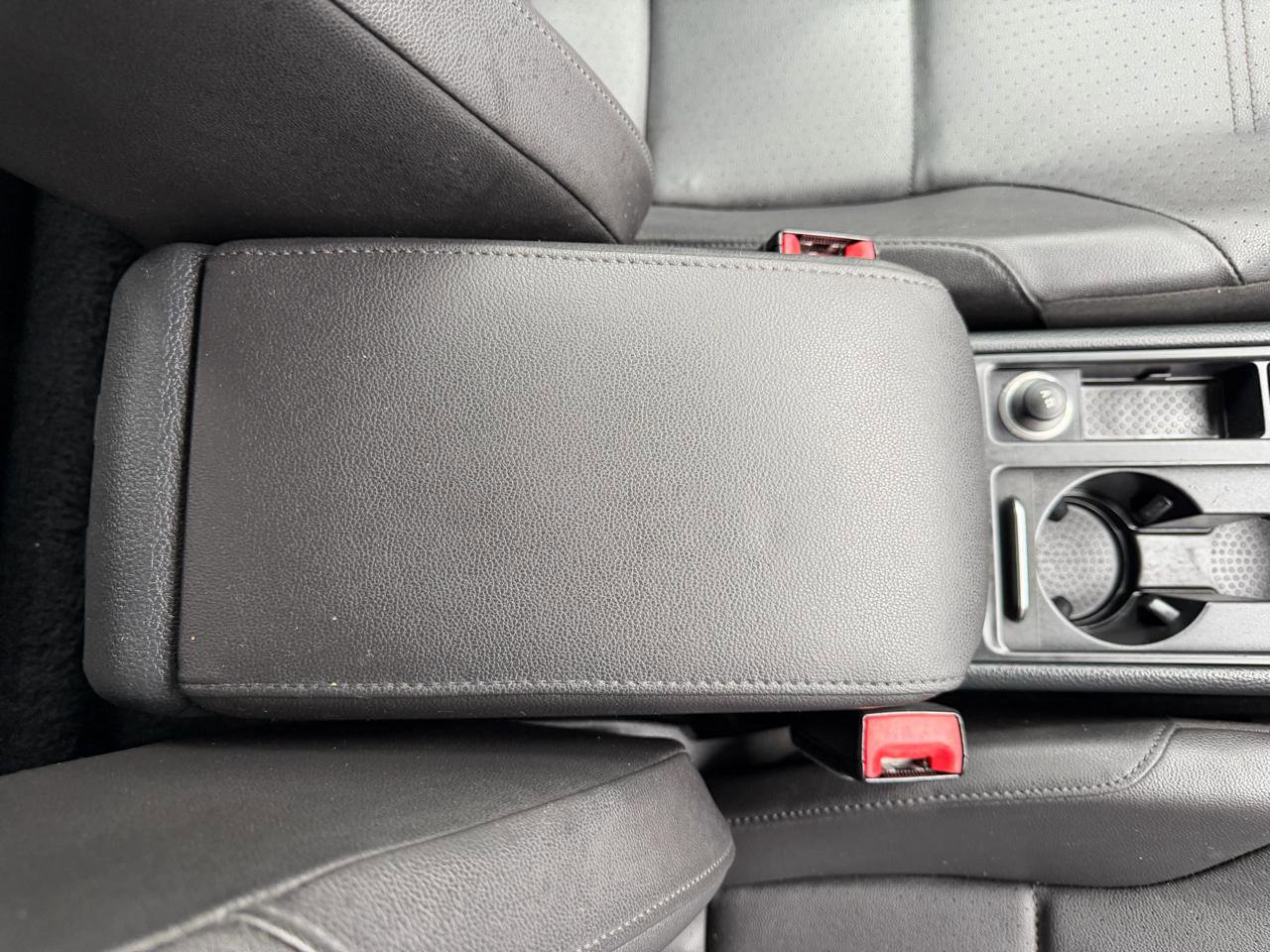 Used 2015 Volkswagen e-Golf SEL Premium image 38