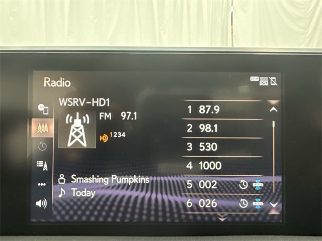 Used 2022 Lexus UX 200 image 16