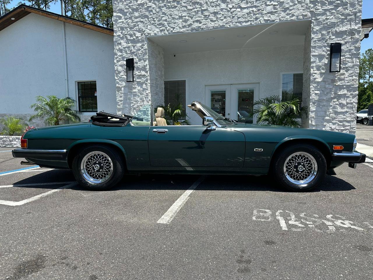 Used 1990 Jaguar XJS V12 Convertible RWD image 21