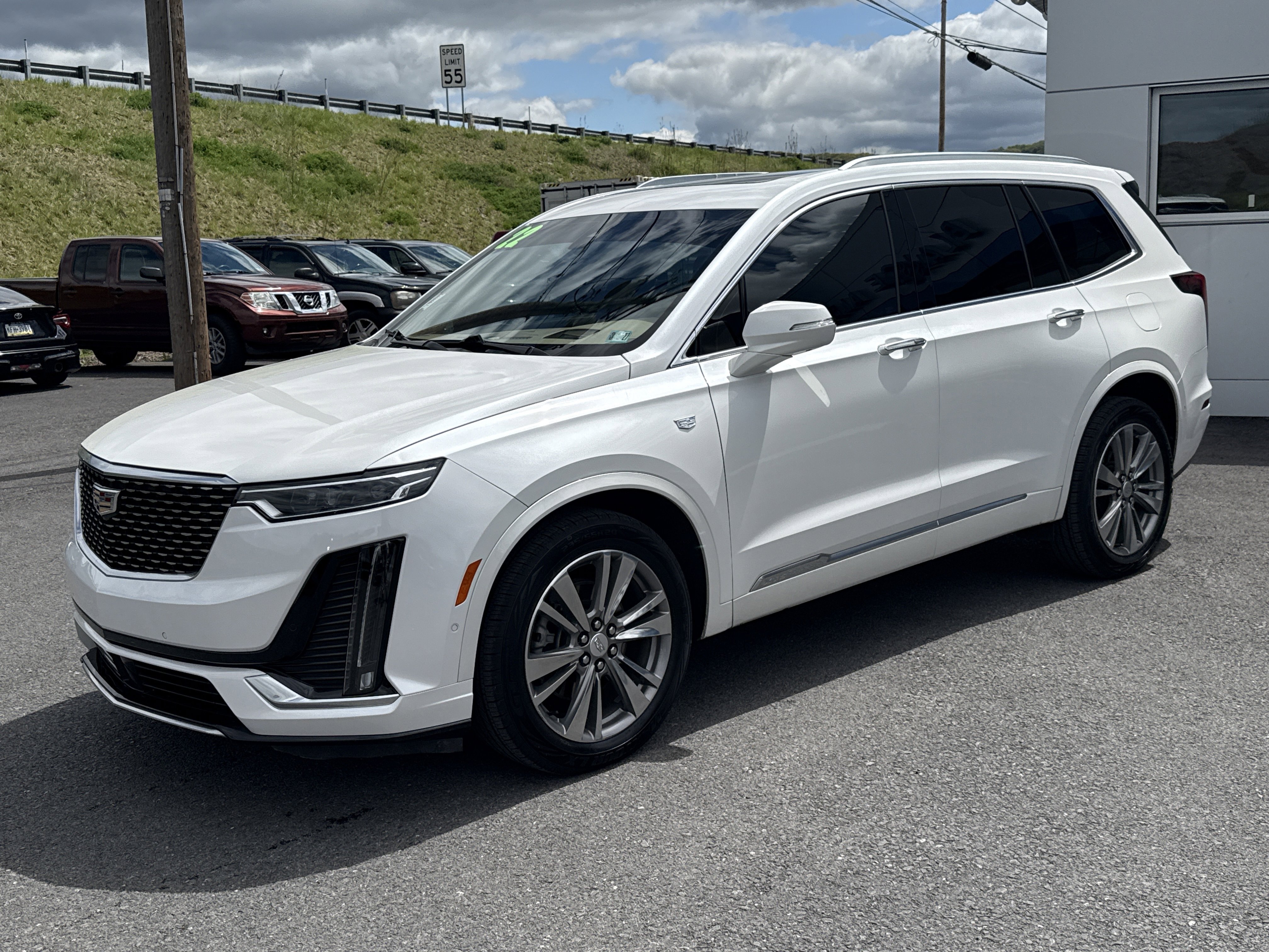 Used 2022 Cadillac XT6 Premium Luxury w/ Platinum Package AWD/4WD image 7