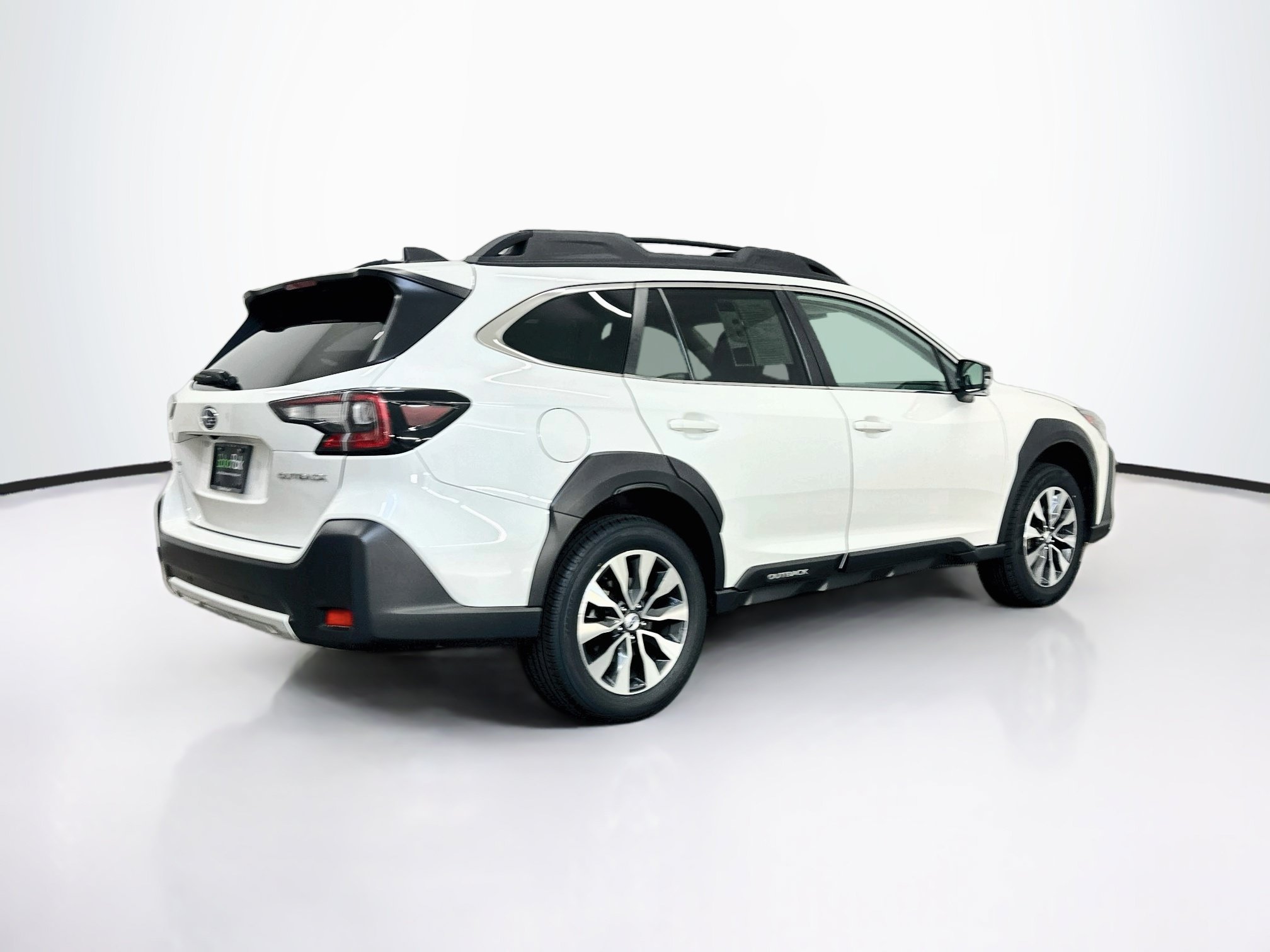 Used 2024 Subaru Outback Limited AWD/4WD image 9