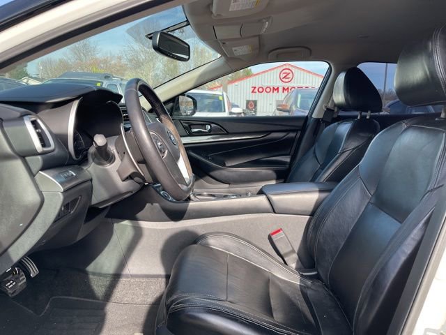 Used 2017 Nissan Maxima SR w/ Midnight Edition image 13