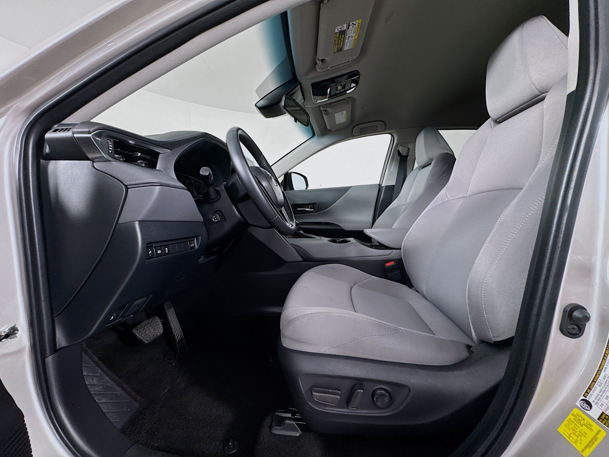 Certified 2024 Toyota Venza LE AWD/4WD image 19