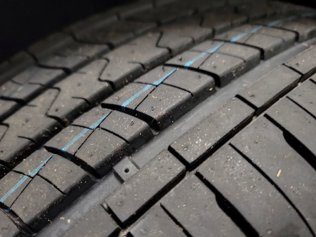 Used 2023 Kia Sorento LX image 11