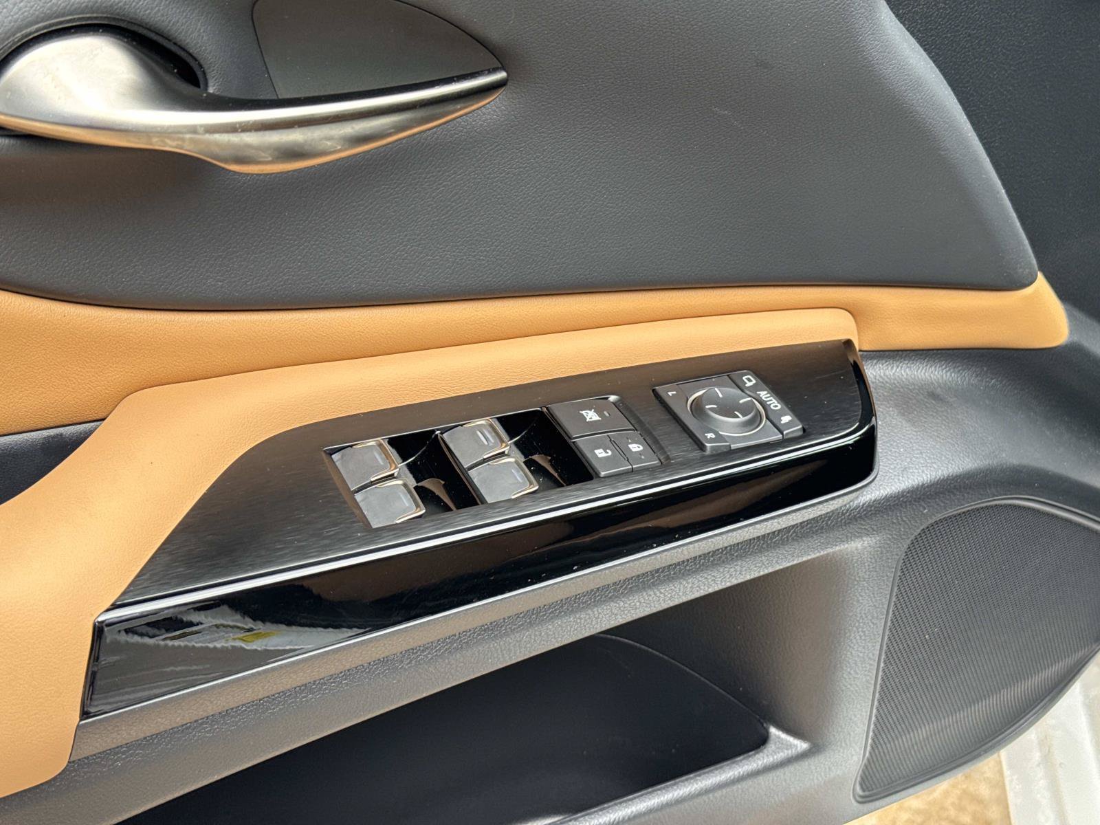 Used 2024 Lexus ES 350 w/ Premium Package FWD image 20