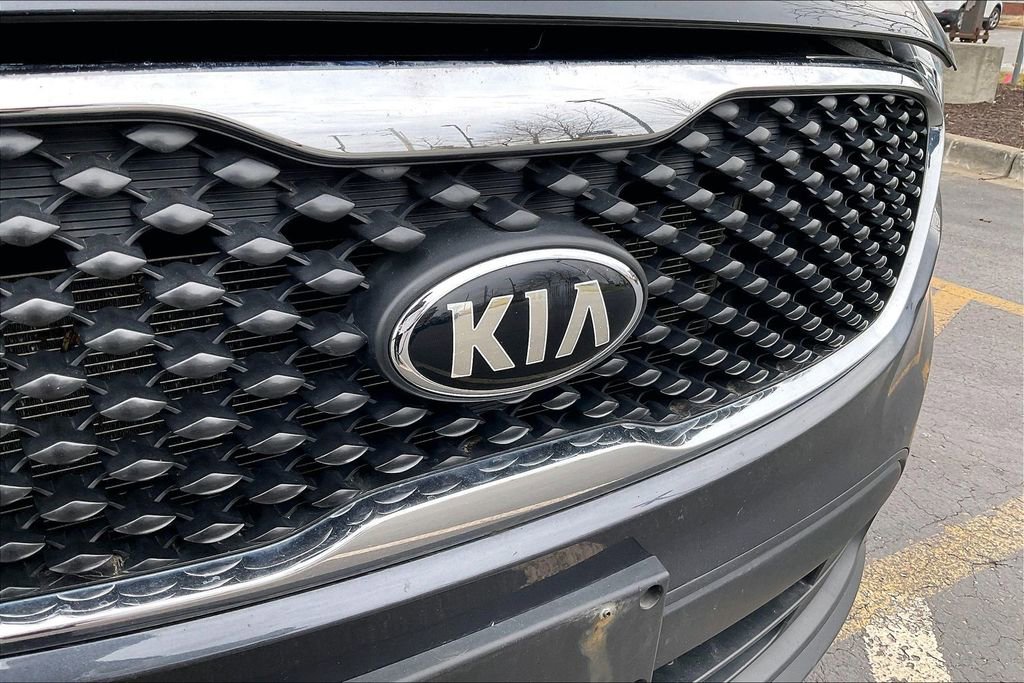 Used 2017 Kia Sorento LX image 9