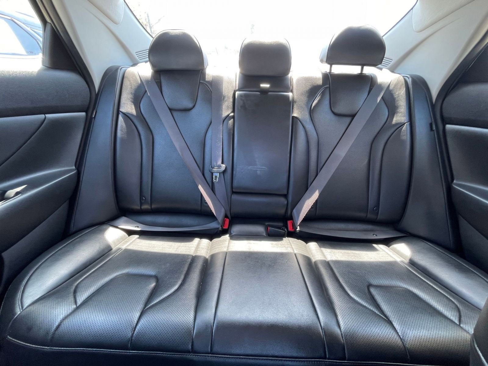 Used 2025 Hyundai Elantra Limited image 40