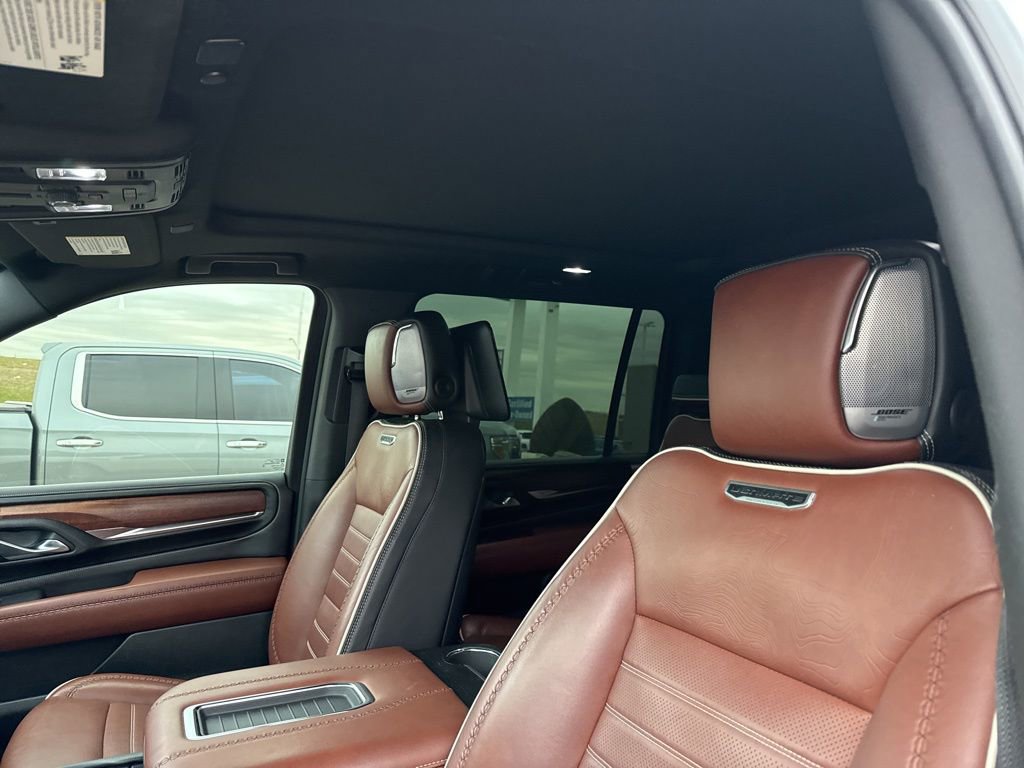 Used 2023 GMC Yukon XL Denali Ultimate image 12