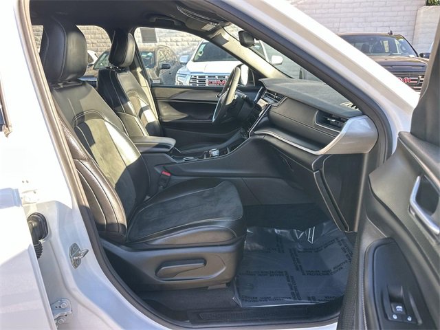 Used 2023 Jeep Grand Cherokee L Laredo image 26