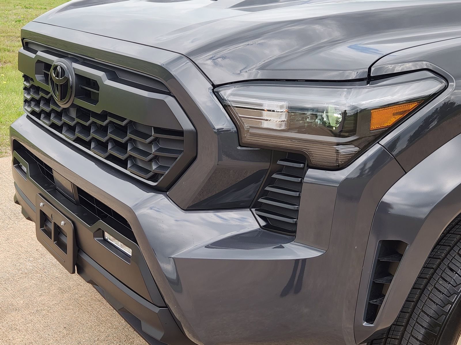 Used 2025 Toyota Tacoma TRD Sport RWD image 10