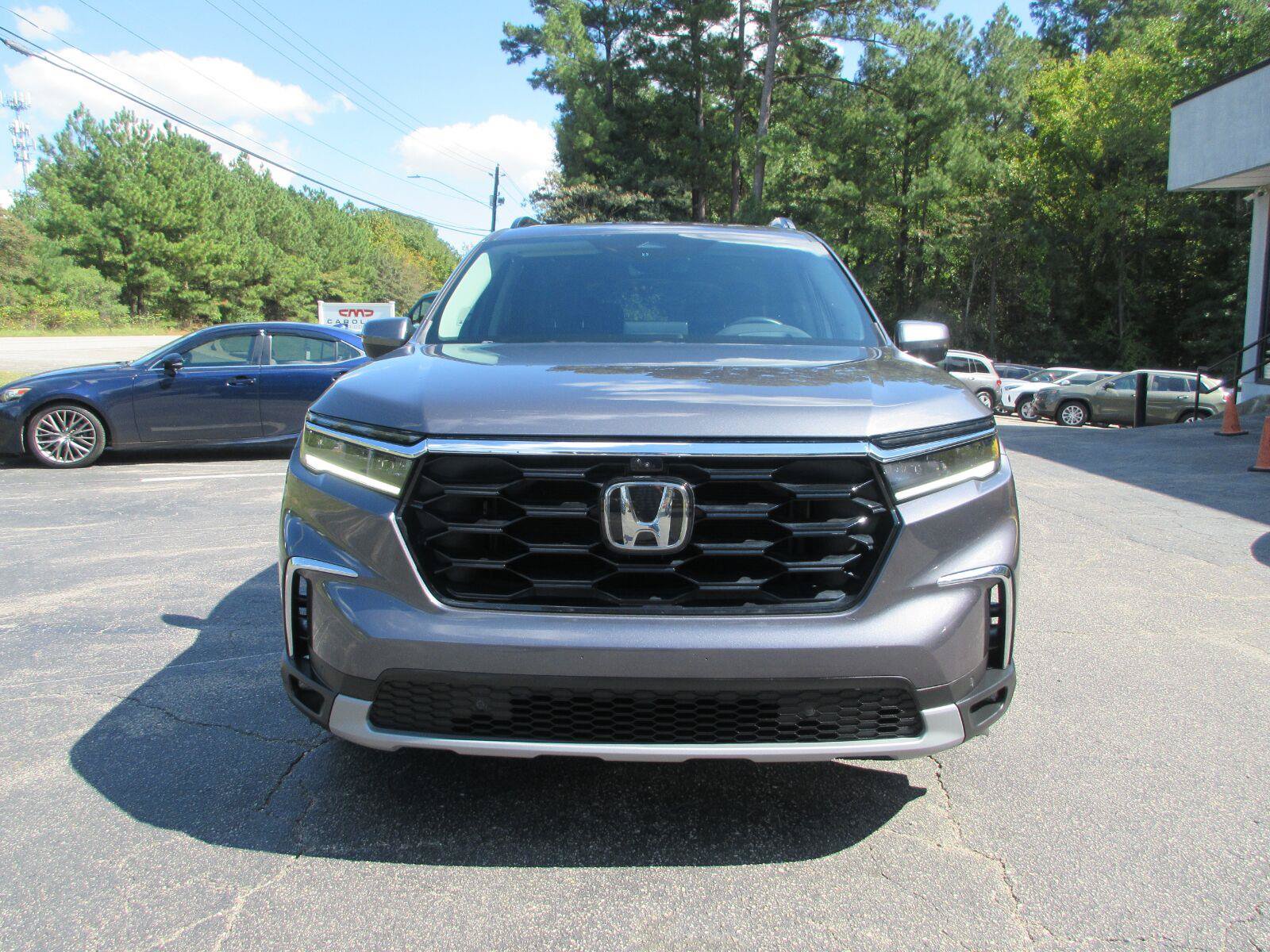Used 2025 Honda Pilot Elite image 2