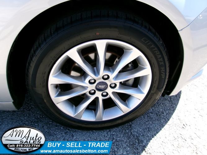 Used 2017 Ford Fusion SE image 19