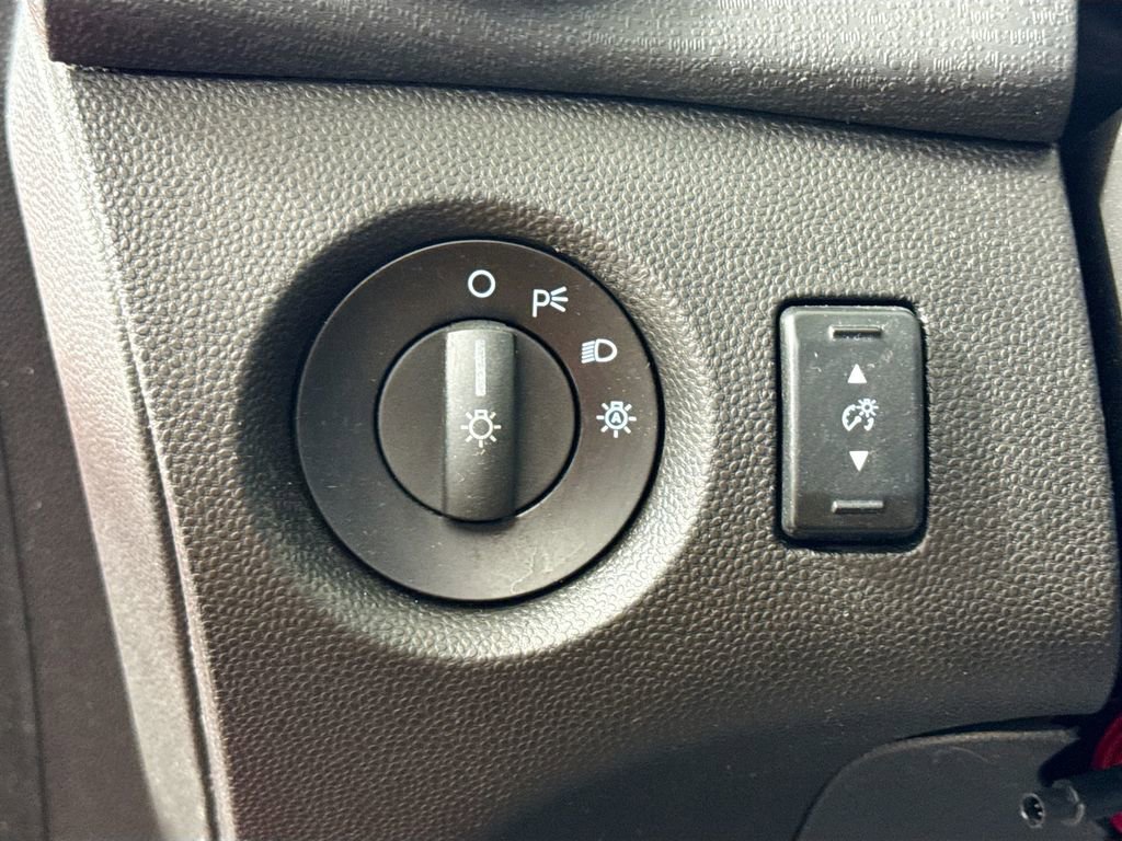 Used 2015 Ford Fiesta SE FWD image 10