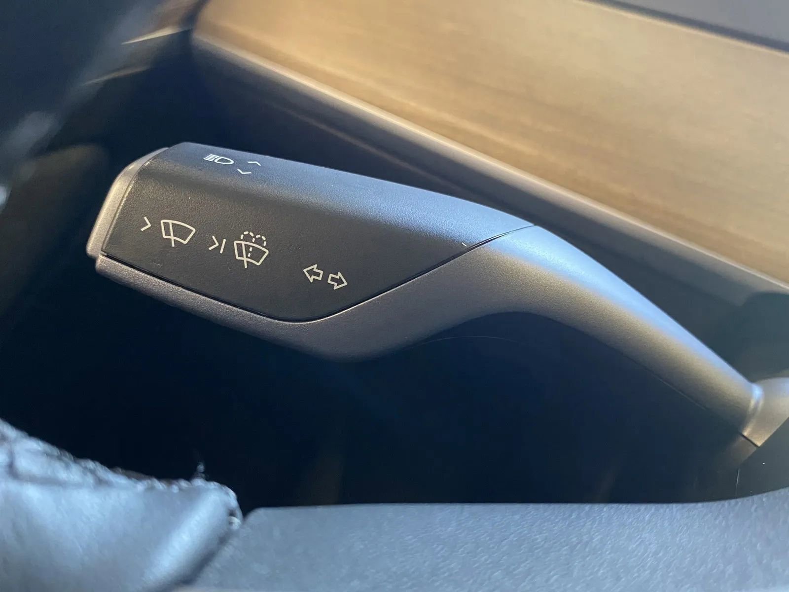 Used 2023 Tesla Model Y Long Range image 19