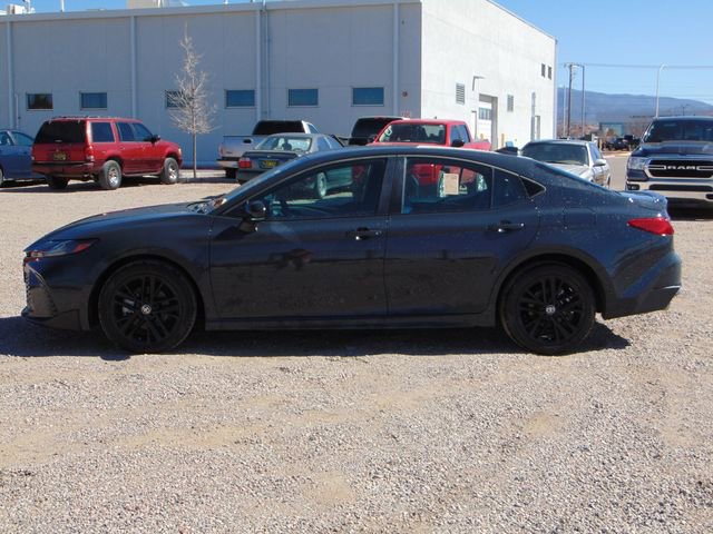 Used 2025 Toyota Camry SE image 7