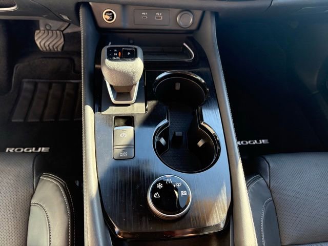 Used 2022 Nissan Rogue Platinum w/ Head-Up Display Package image 17