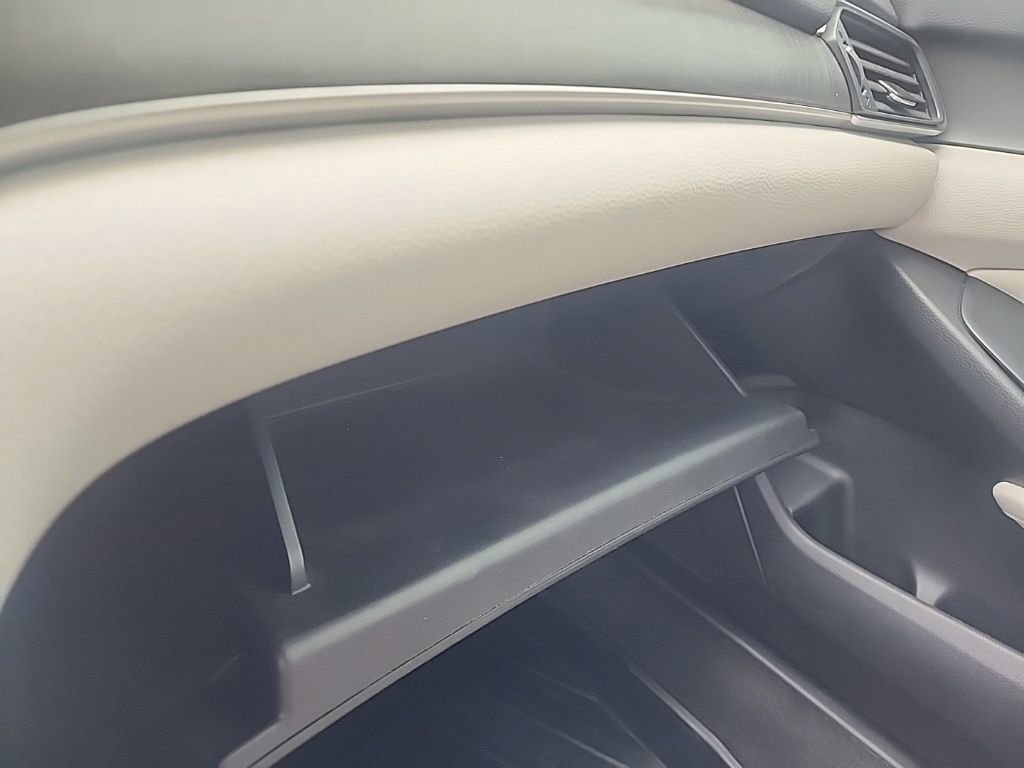 Used 2018 Honda Accord LX image 17