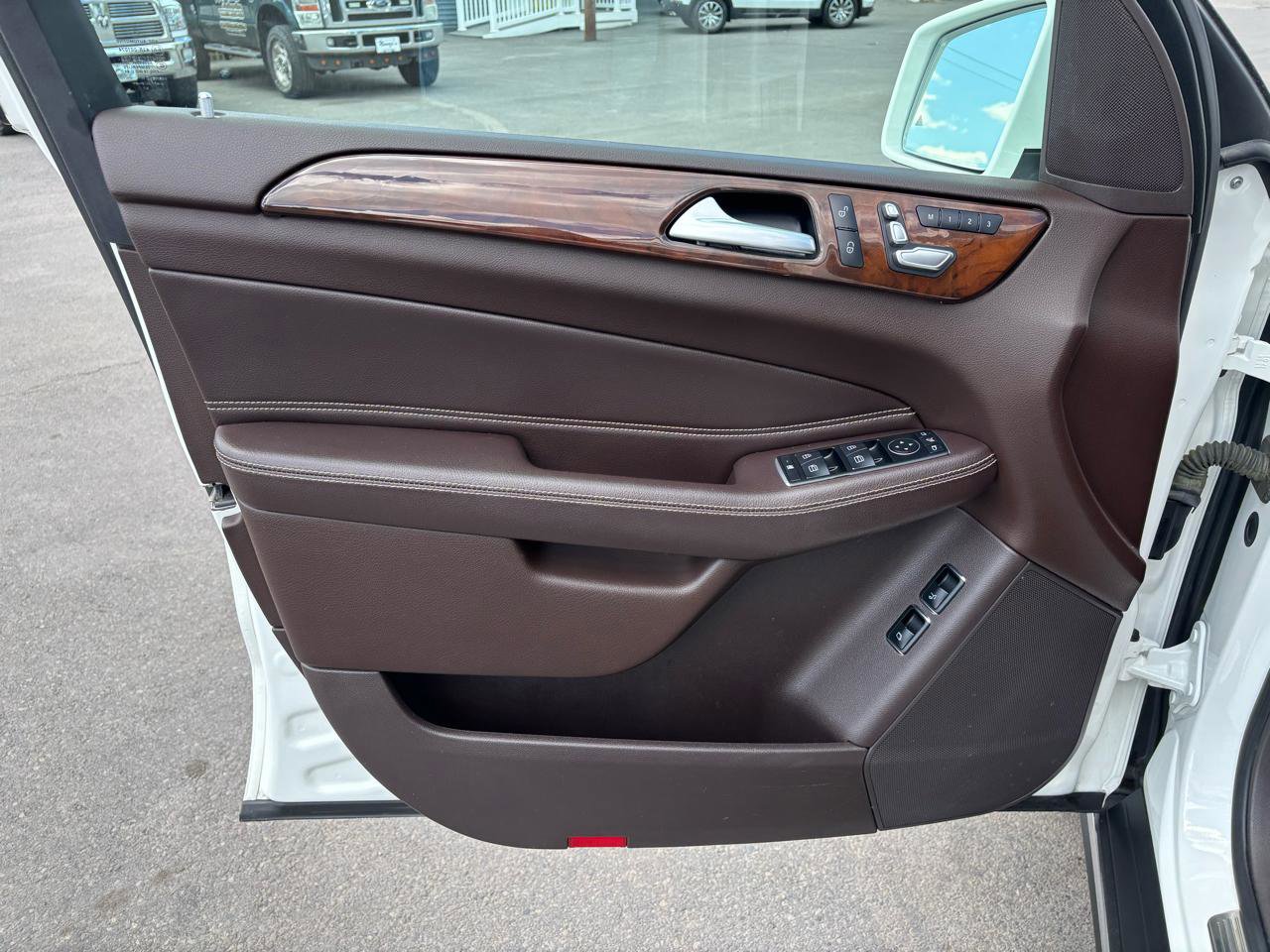 Used 2018 Mercedes-Benz GLS 450 4MATIC image 16