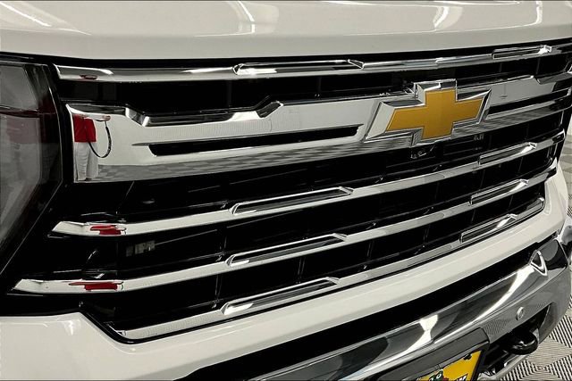 Used 2025 Chevrolet Silverado 2500 LTZ w/ LTZ Convenience Package AWD/4WD image 34
