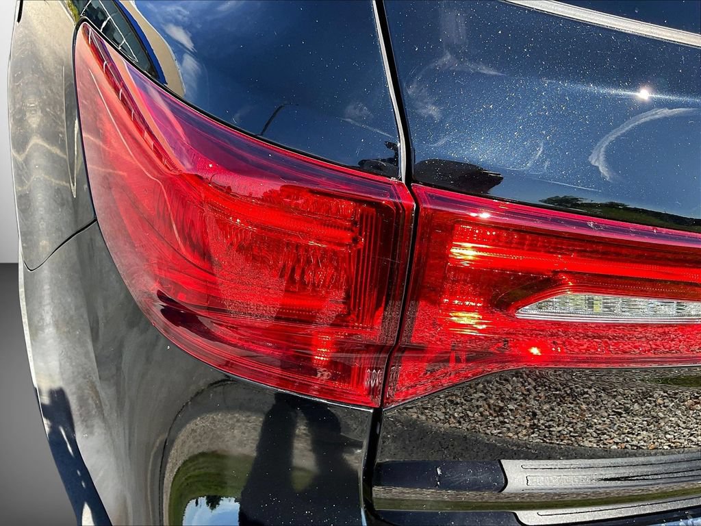 Used 2019 Acura MDX w/ Technology Package AWD/4WD image 25