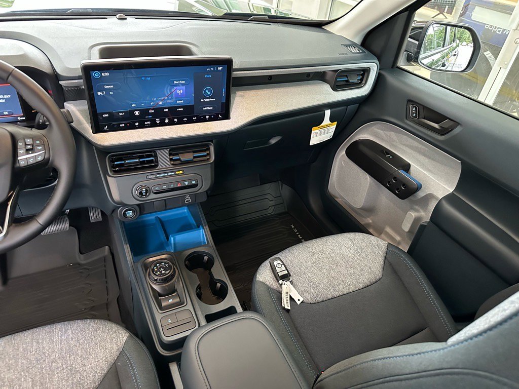 New 2025 Ford Maverick XLT w/ XLT Luxury Package image 28