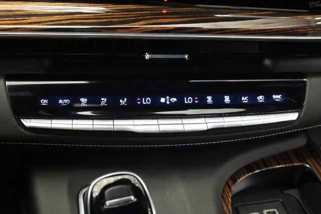 Used 2021 Cadillac Escalade Premium Luxury AWD/4WD image 23