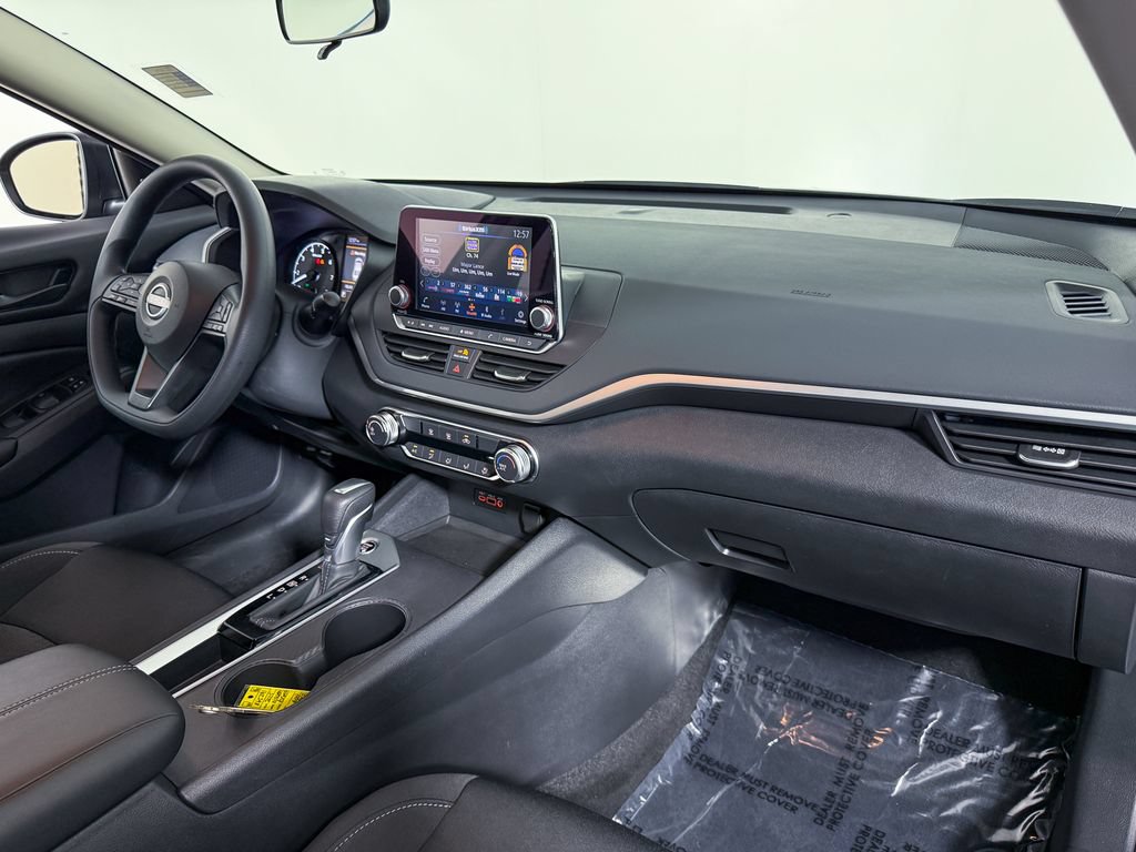 Certified 2025 Nissan Altima 2.5 S FWD image 11