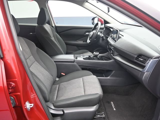 Used 2024 Nissan Rogue SV image 10