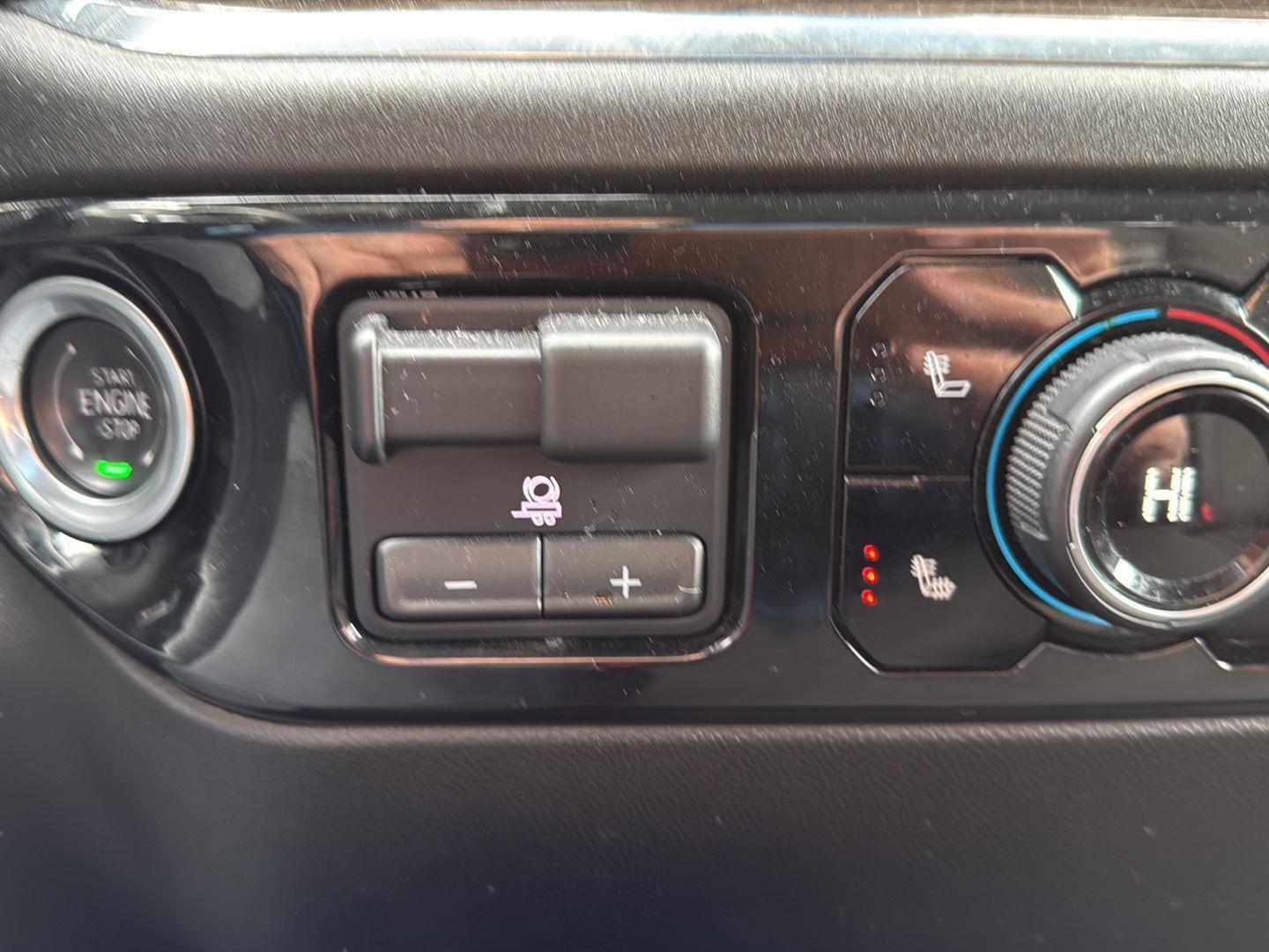 Used 2025 Chevrolet Silverado 1500 LT image 25