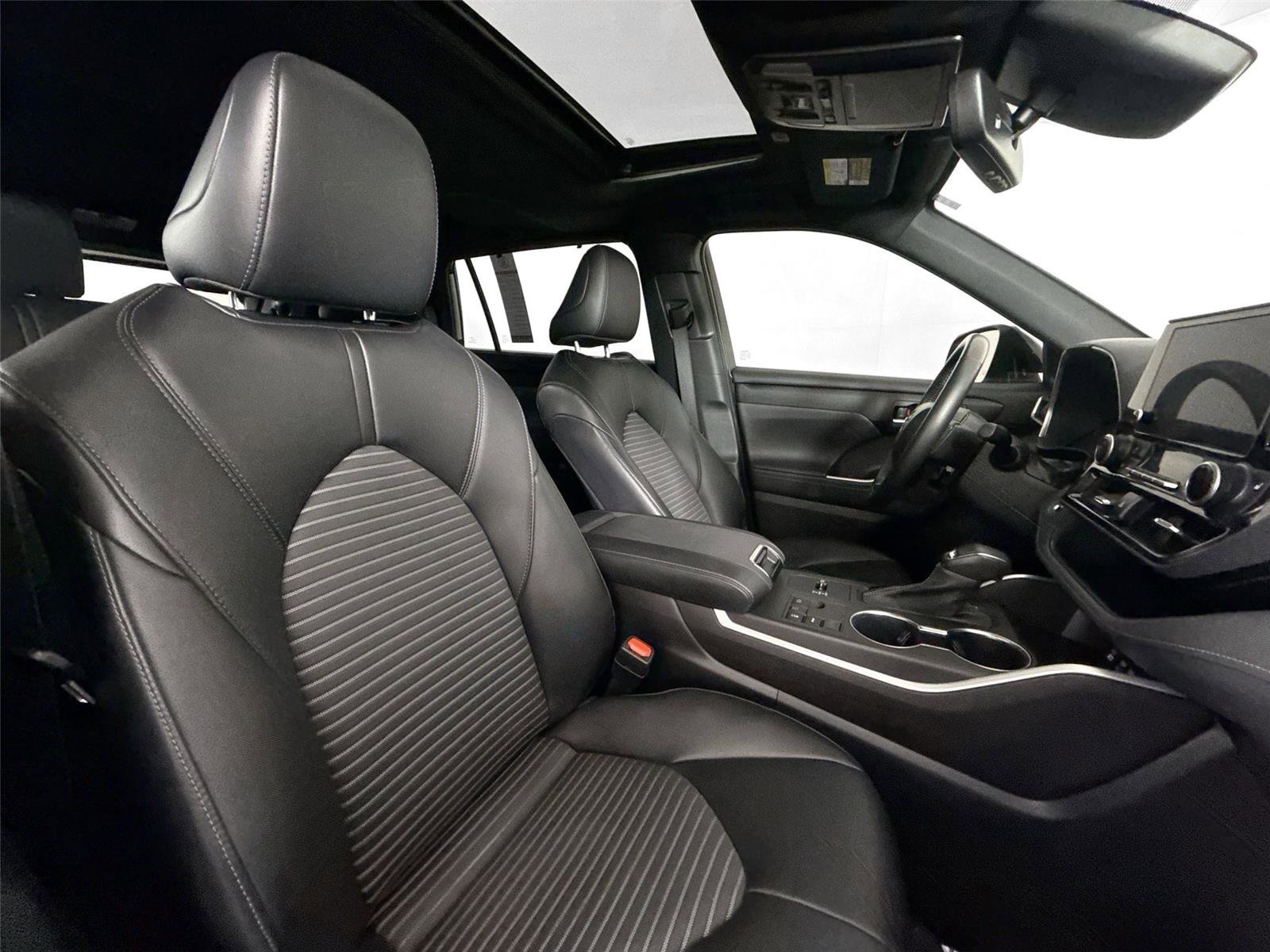 Certified 2023 Toyota Highlander XSE image 42