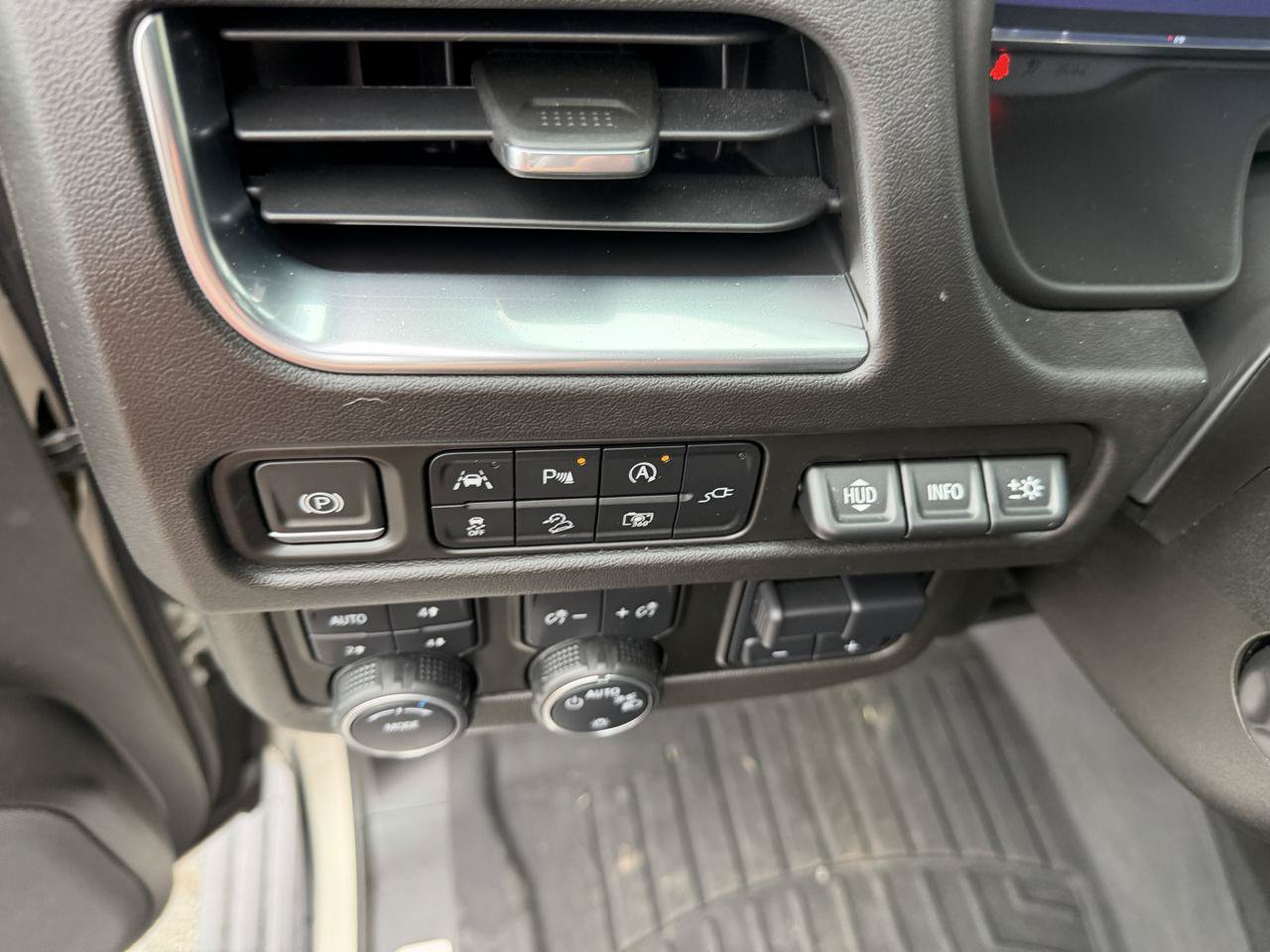Used 2022 Chevrolet Tahoe High Country w/ Max Trailering Package AWD/4WD image 12