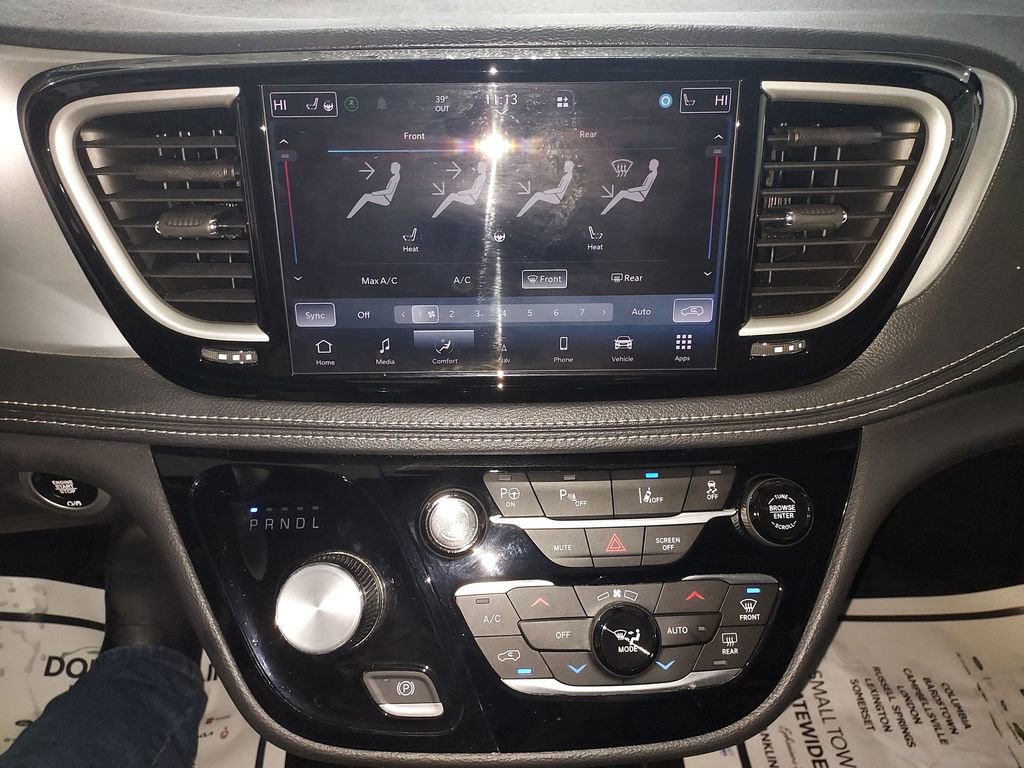 Used 2024 Chrysler Pacifica Select image 25