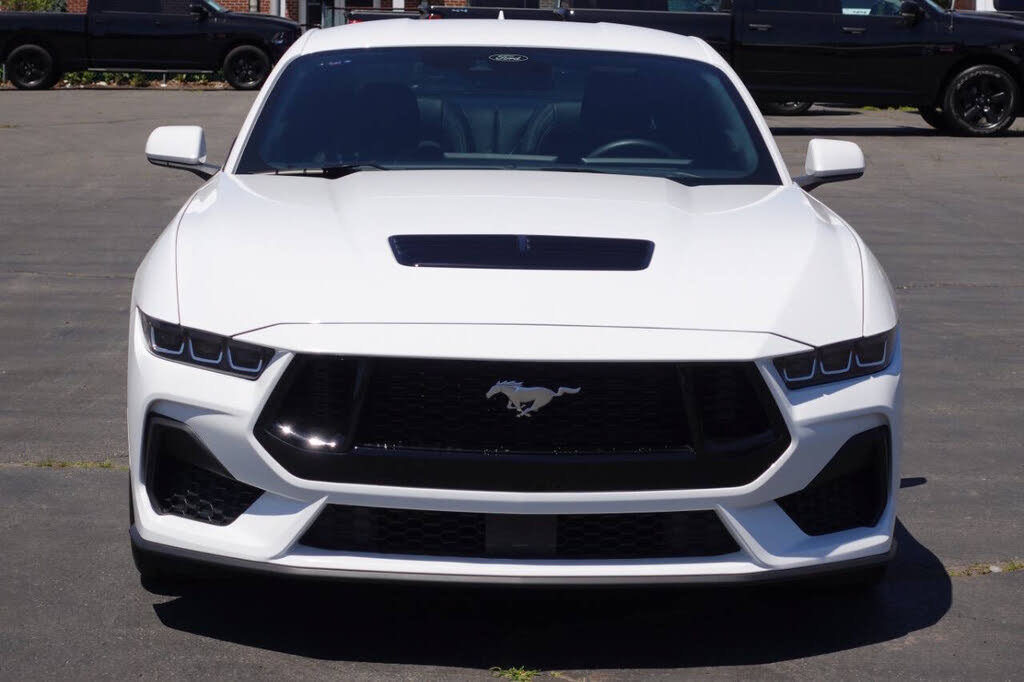 Used 2025 Ford Mustang GT RWD image 5